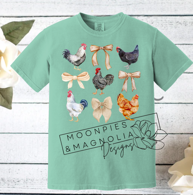 CHICKEN WITH CROQUETTE BOWS COMFORT COLOR T-SHIRT