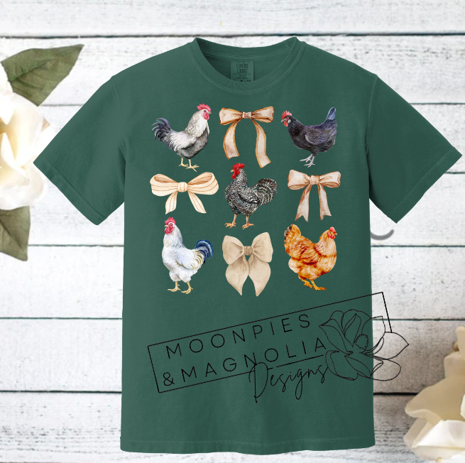 CHICKEN WITH CROQUETTE BOWS COMFORT COLOR T-SHIRT