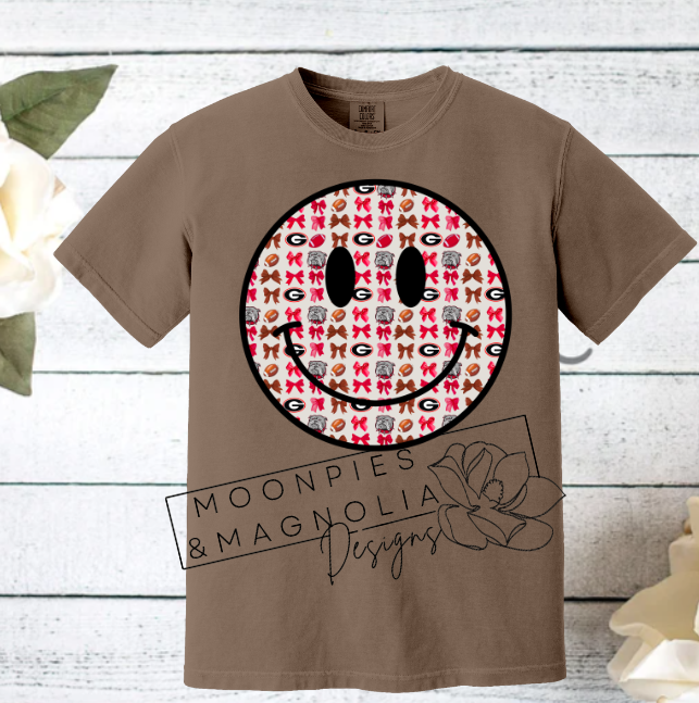 GEORGIA FOOTBALL SMILEY FACE COMFORT COLOR T-SHIRT