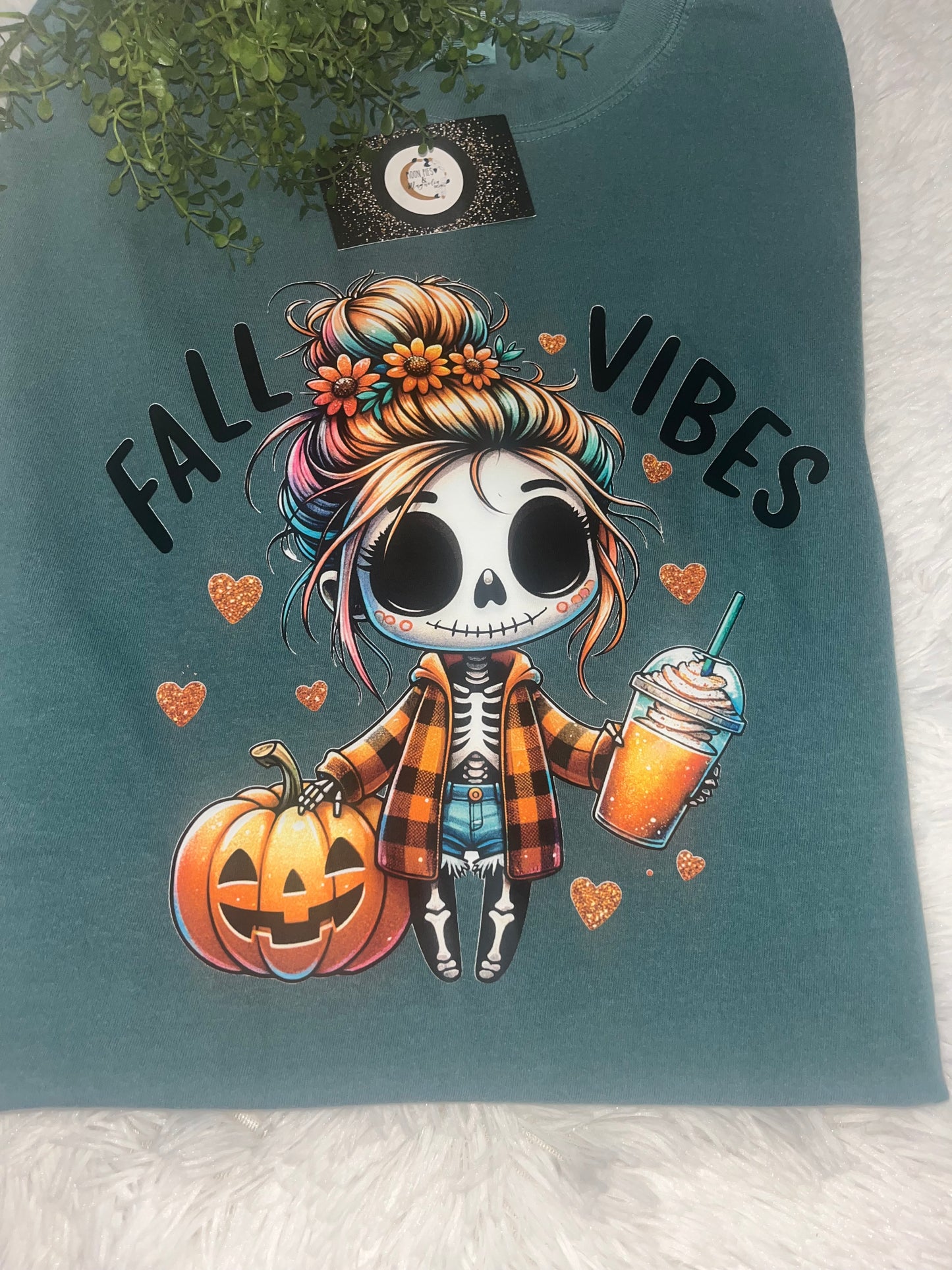 FALL VIBES SKELETON GIRL COMFORT COLOR T-SHIRT