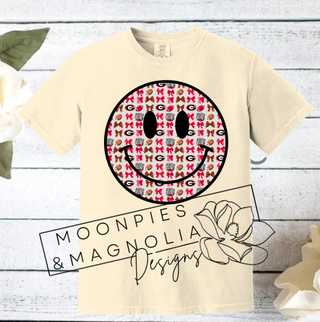 GEORGIA FOOTBALL SMILEY FACE COMFORT COLOR T-SHIRT